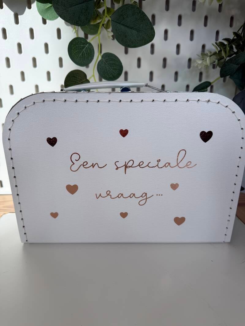 Een koffertje met een speciale vraag...
